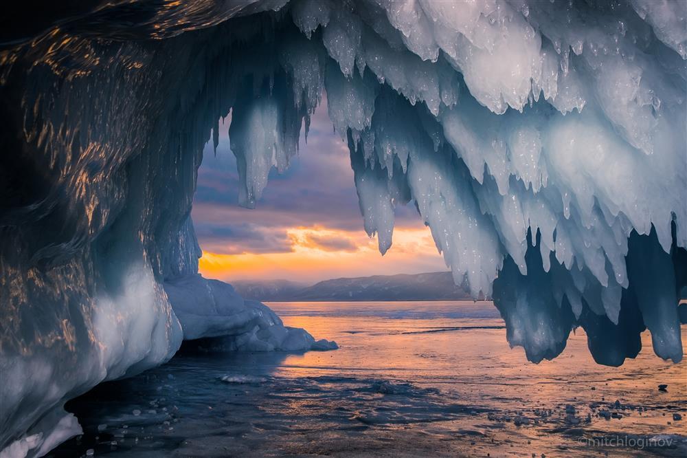 Лед Байкала.